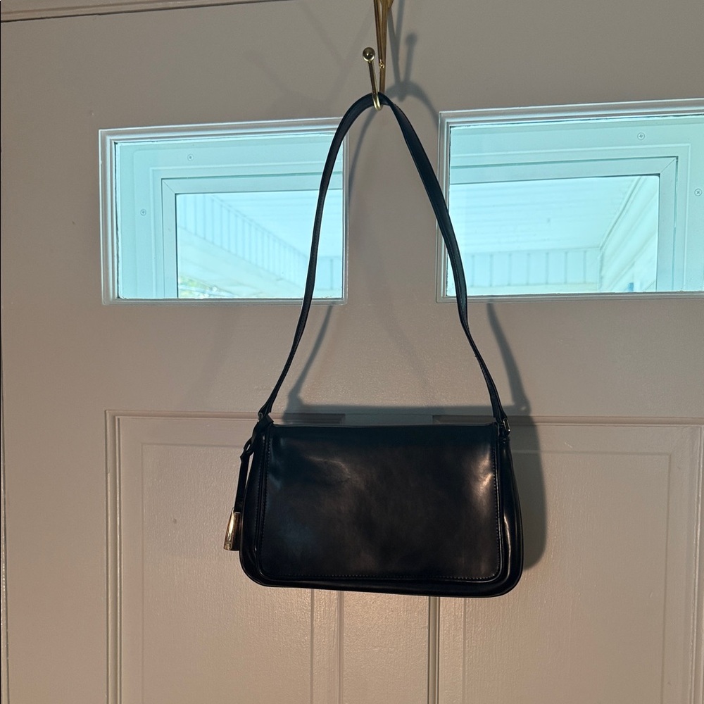 Liz Claiborne Vintage Black Patent Leather Shoulder Bag